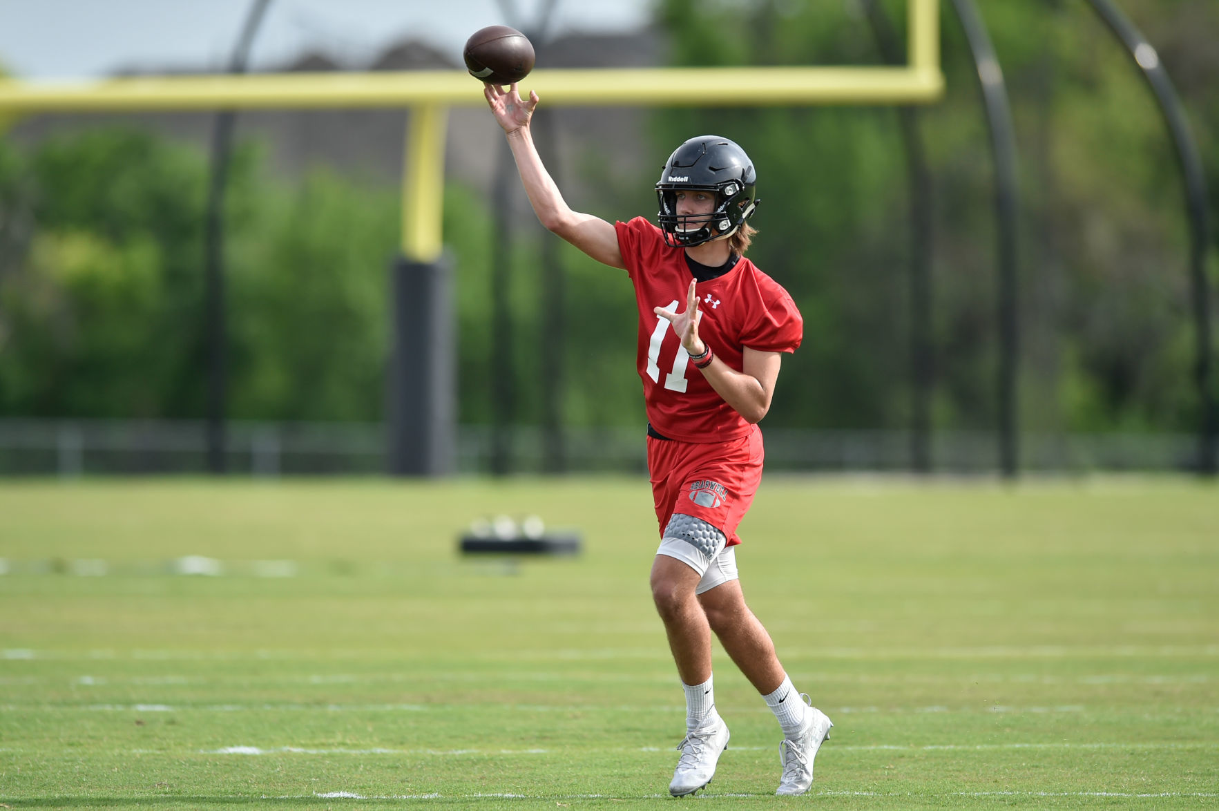 190422_drc_sp_FootballPractice_12.JPG